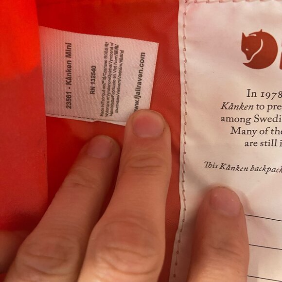 Fjällräven Kånken Mini Backpack – Pink, Compact, Stylish, and Durable - Picture 3 of 6